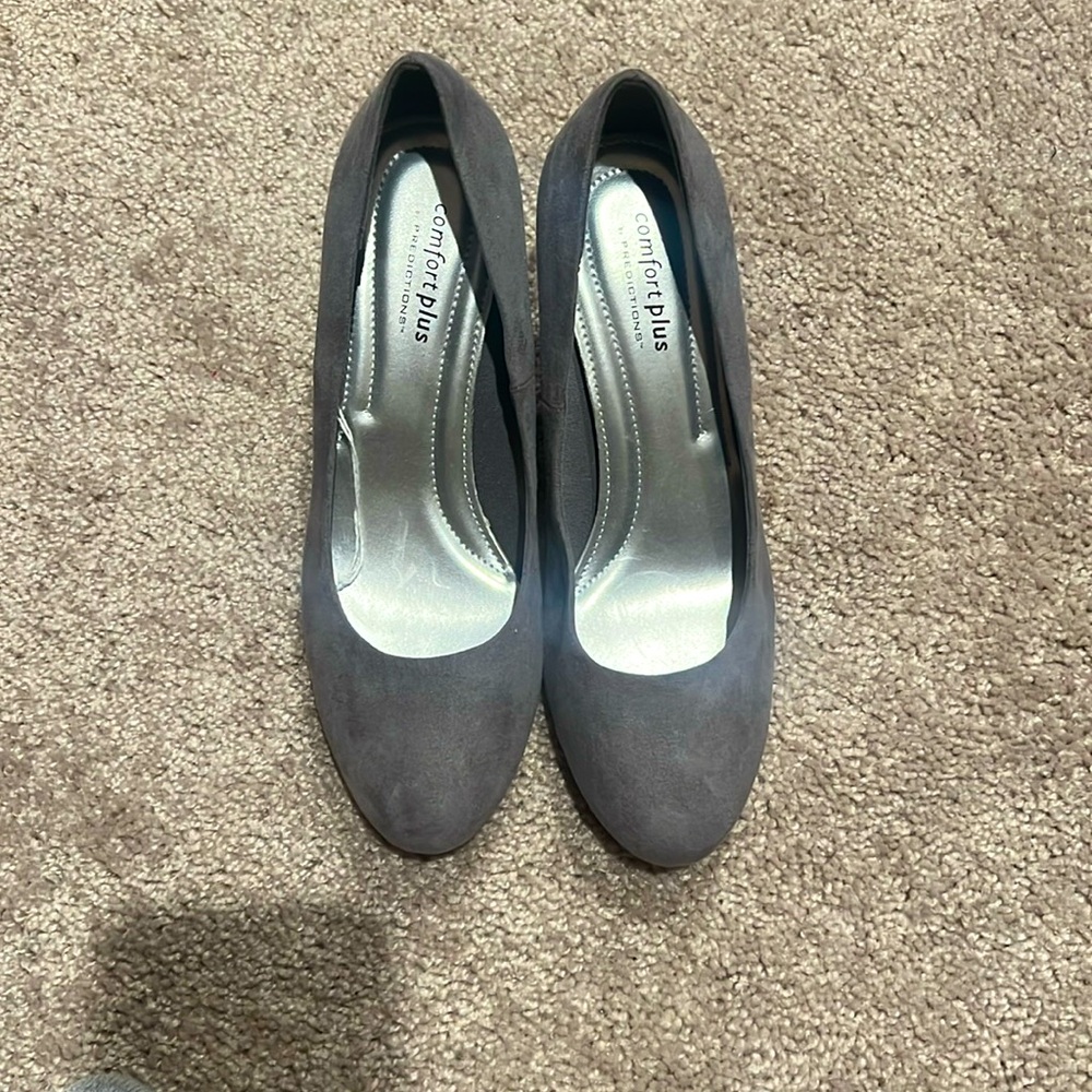 Gray comfort plus heels